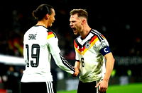 Almanya'da manşetler Sane ile yanıyor