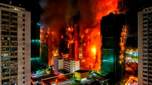 Hong Kong'da yangın faciası: 2 bin daireli sitede yangın
