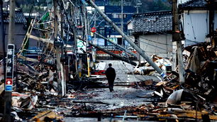 Japonya'da deprem: 7.6, yetkililer tsunami uyarısı verdi