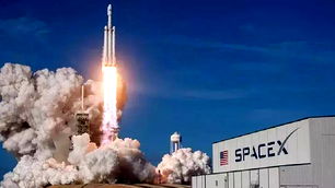 SpaceX 800 milyar dolarlık rekor değerlemeye gidiyor