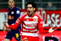 Fenerbahçe, Oosterwolde yerine stoper takviyesi yapıyor