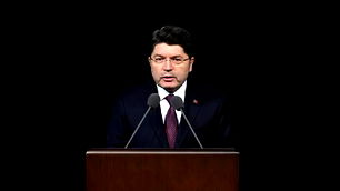 "Adalet, insanın onurunu korumaktır"