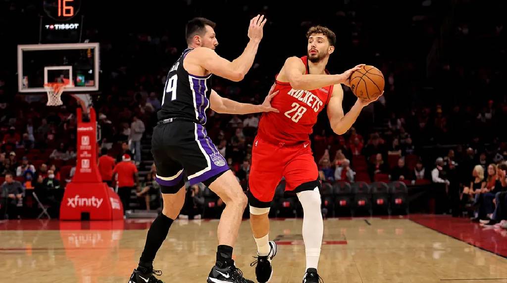 Alperen Şengün, NBA kariyerinde tarihi bir başarıya imza attı