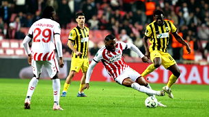 Samsunspor, AEK'e yenildi, Konferans Ligi'nde liderliği kaybetti