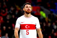 Okan Buruk, Salih Özcan'ı kadroda görmek istiyor