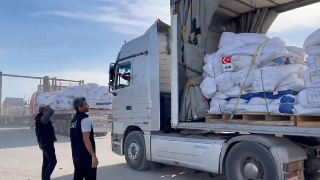 Türkiye'den Gazze'ye yardım eli! 14. İyilik Gemisi Gazze'ye ulaştı...