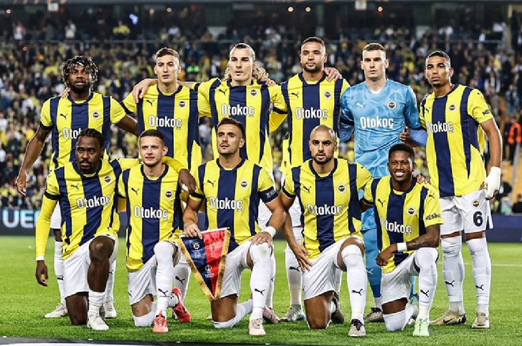 Fenerbahçe, UEFA'ya bildirdiği listesini yeniledi