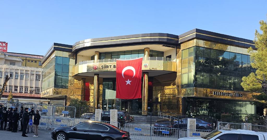 DEM Parti döneminde alınmışlardı! Siirt Belediyesi'nde 35 kişi, işten çıkarıldı…