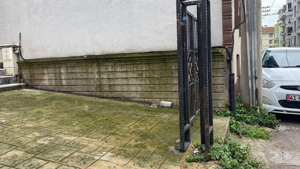 İzmit’te, 25 günlük bebek sokağa bırakıldı!