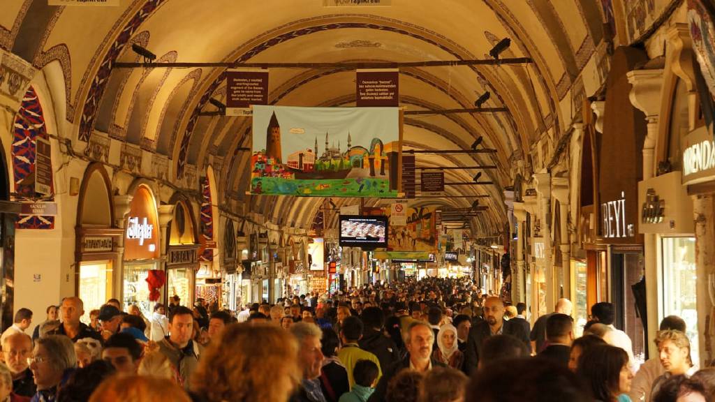 İstanbul 'da kara para aklama operasyonu! Başkan yardımcısı da gözaltında...