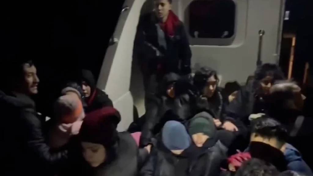 İzmir'de lastik bot faciası! 6 göçmen hayatını kaybetti, 27 kişi kurtarıldı...