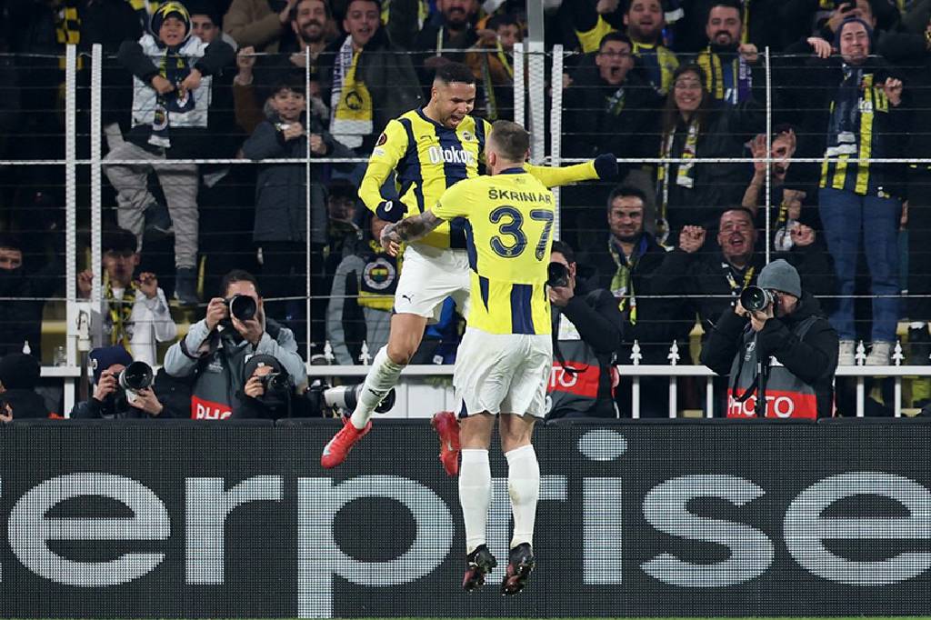 Fenerbahçe, tur kapısını araladı. Fenerbahçe 3 - 0 Anderlecht maç sonucu