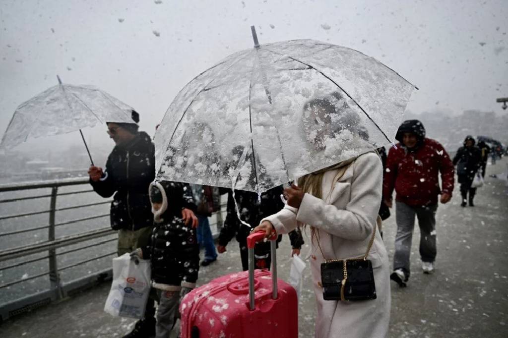 Vali Gül'den İstanbul'da okullar yarın tatil olacak mı?