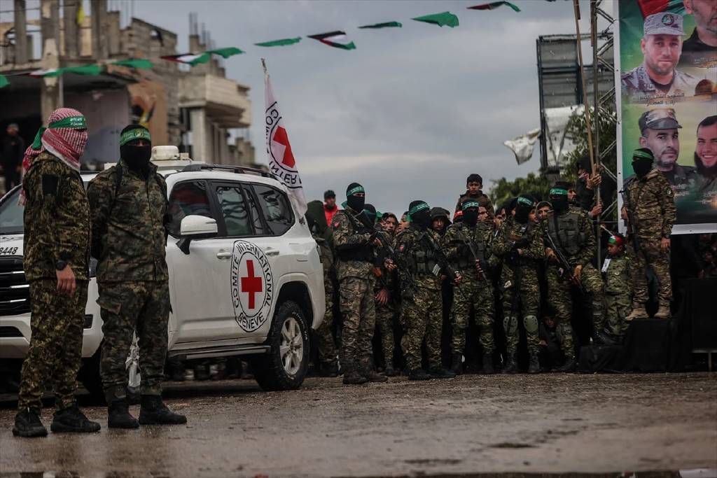 Son esir takasında kriz! İsrail askıya aldı, Hamas tepki gösterdi...