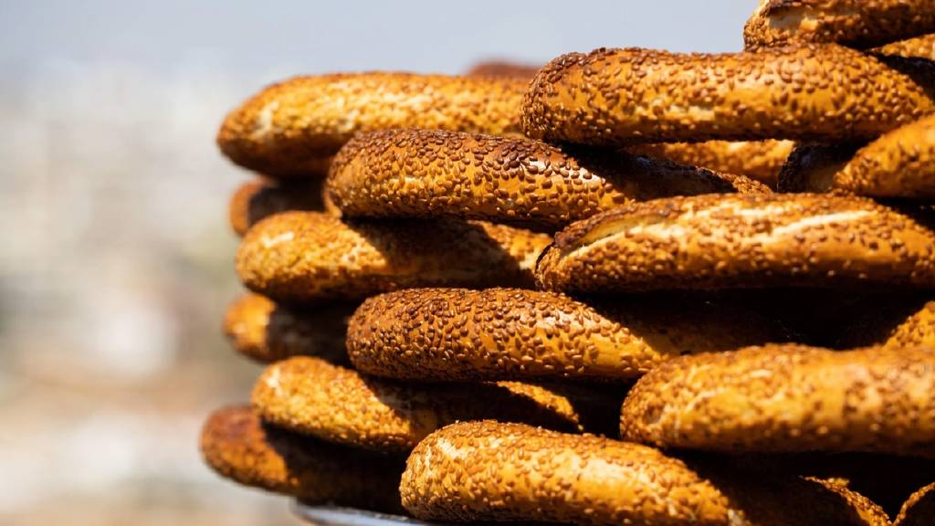 Ticaret Bakanlığı harekete geçti! 20 liradan simit satan işletmelere yasal işlem başlatıldı...