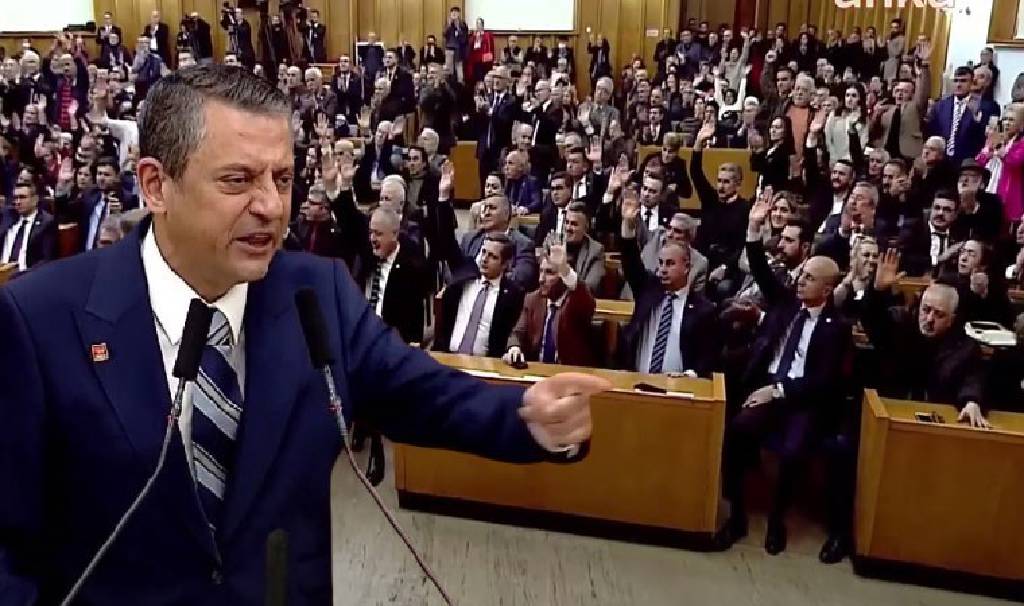 CHP, TSK'dan ihraç edilen teğmenlerin tazminatlarını ödeyecek