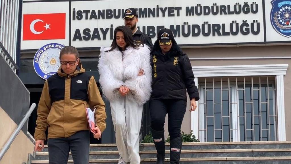 ‘Müstehcenlik’ suçundan gözaltına alınmıştı! Sosyal medya fenomeni Merve Taşkın'a 'ev hapsi' cezası verildi…