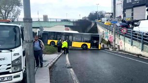 İstanbul'da İETT otobüsü kaza yaptı