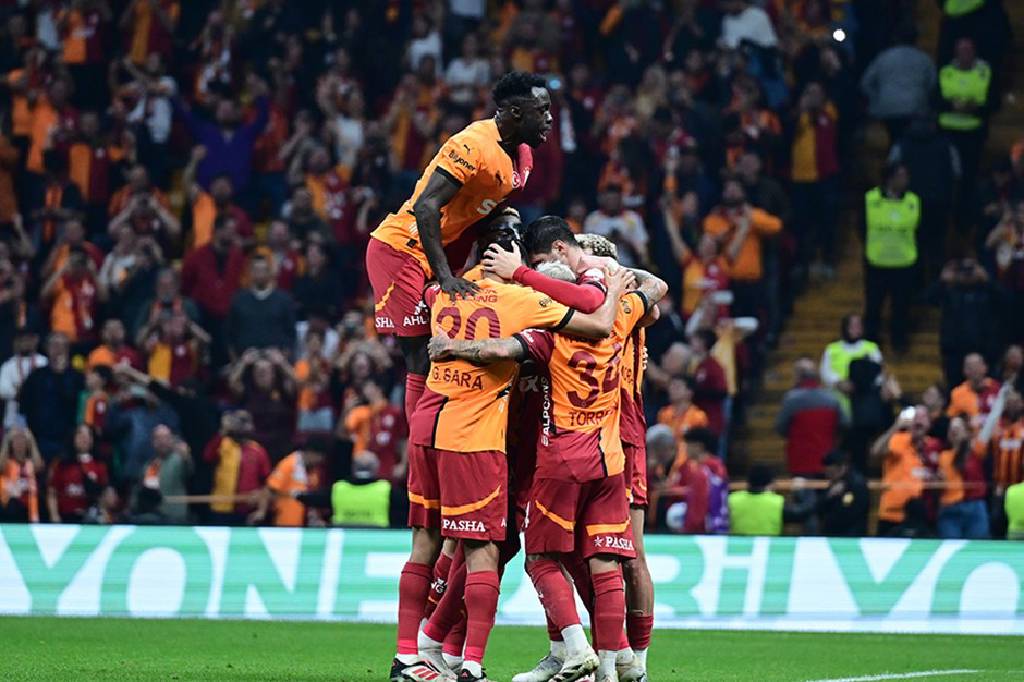 Osimhen şov yaptı, Galatasaray farka koştu