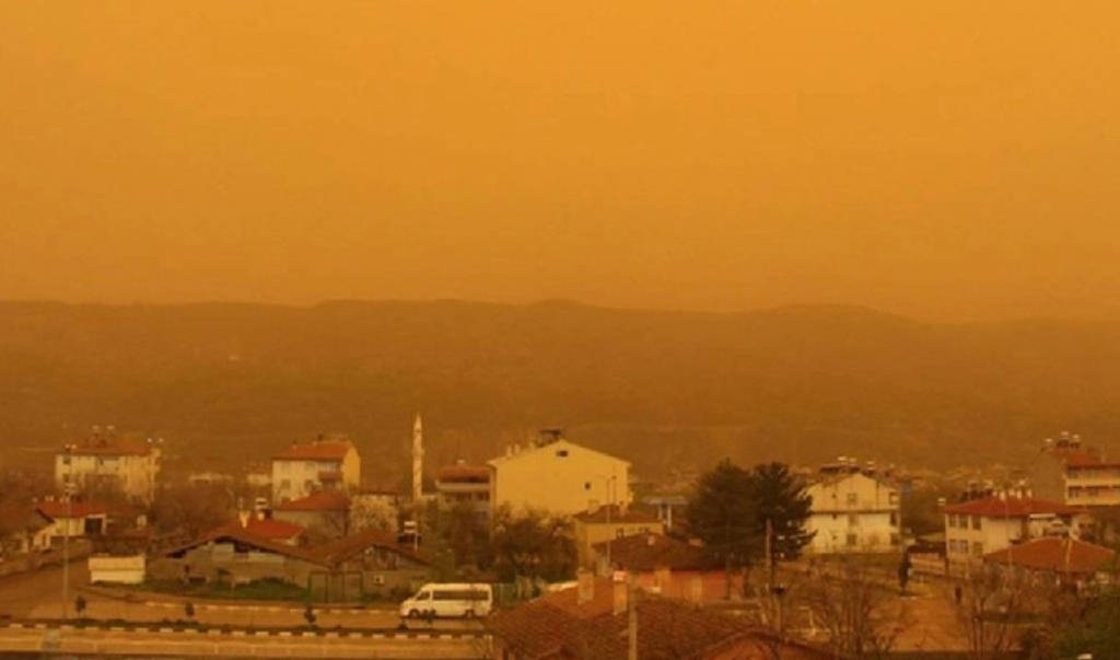 Sıcaklıklar 30 dereceyi bulacak! Yurt çöl tozu etkisinde...