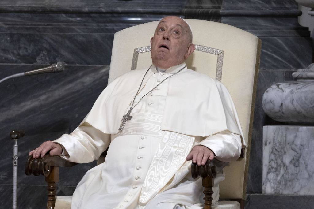 Papa Francis, solunum krizi geçirdi!