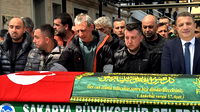 En acı bayram: Oğluna son görevini yapan baba, yürekleri sızlattı