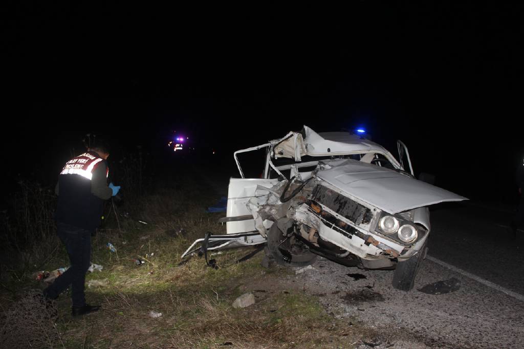 Manisa’da feci kaza: Ölü ve yaralılar var 