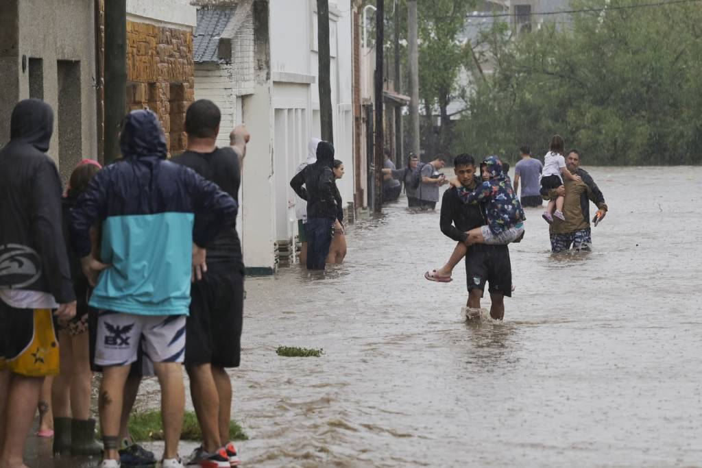 Arjantin'deki sel felaketinde ölü sayısı 10'a yükseldi…