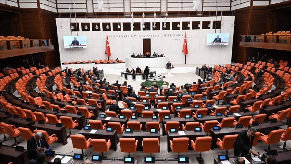 Emeklilerin bayram ikramiyesi Meclis genel Kurulu'na geliyor