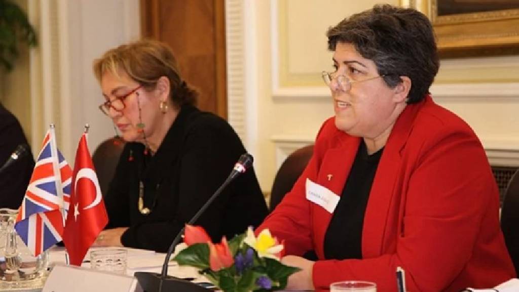 Kadınlar isyan etti! ‘Yeter artık çıkın yatak odamızdan…’