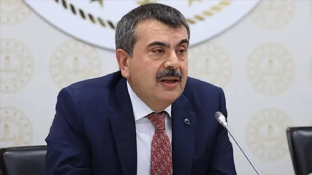 İstanbul depremi sonrası Bakan Tekin’den açıklama: Yarın okullar tatil mi?
