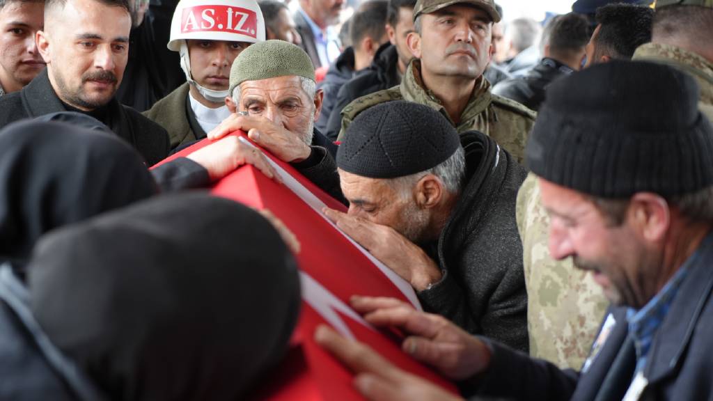‘Beni güzel yere defnedin’ vasiyeti vardı! Erzurum şehidini uğurladı… 