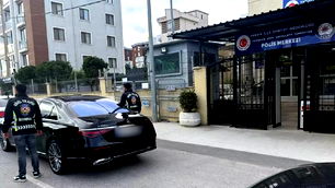 Ali Yerlikaya açıkladı! Sosyal medyada gündem olan Beşiktaş'taki aracın çakarı iptal edildi...
