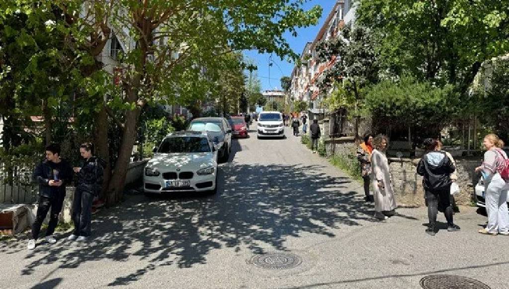 Bakan Yerlikaya: 112'ye gelen çökme ihbarı yok