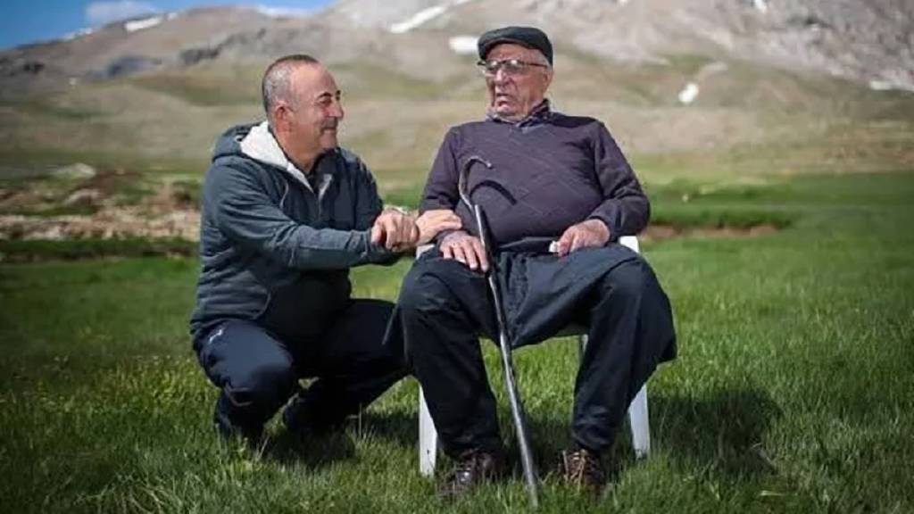 Mevlüt Çavuşoğlu'nun acı günü: Babası Osman Çavuşoğlu hayatını kaybetti
