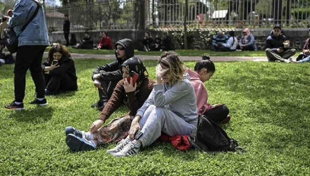İstanbul 4.1 şiddetinde depremle uyandı! Marmara'da 19 saatte 284 artçı...