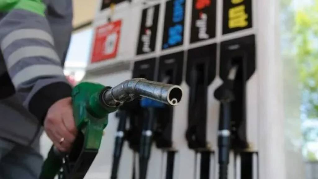 Akaryakıtta tarife değişti:  Motorine zam geldi