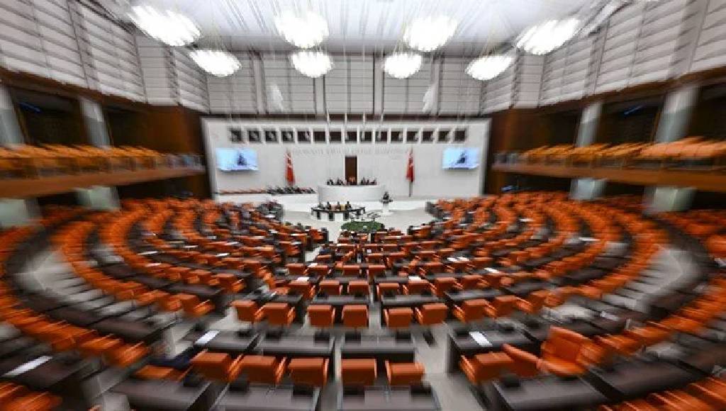AK Parti’den yeni kanun teklifi: 5 bin nüfuslu yerler belediye olacak