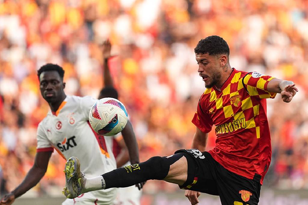Galatasaray, Göztepe'yi 2-0 mağlup etti: Şampiyon, evinde veda maçına hazırlanıyor