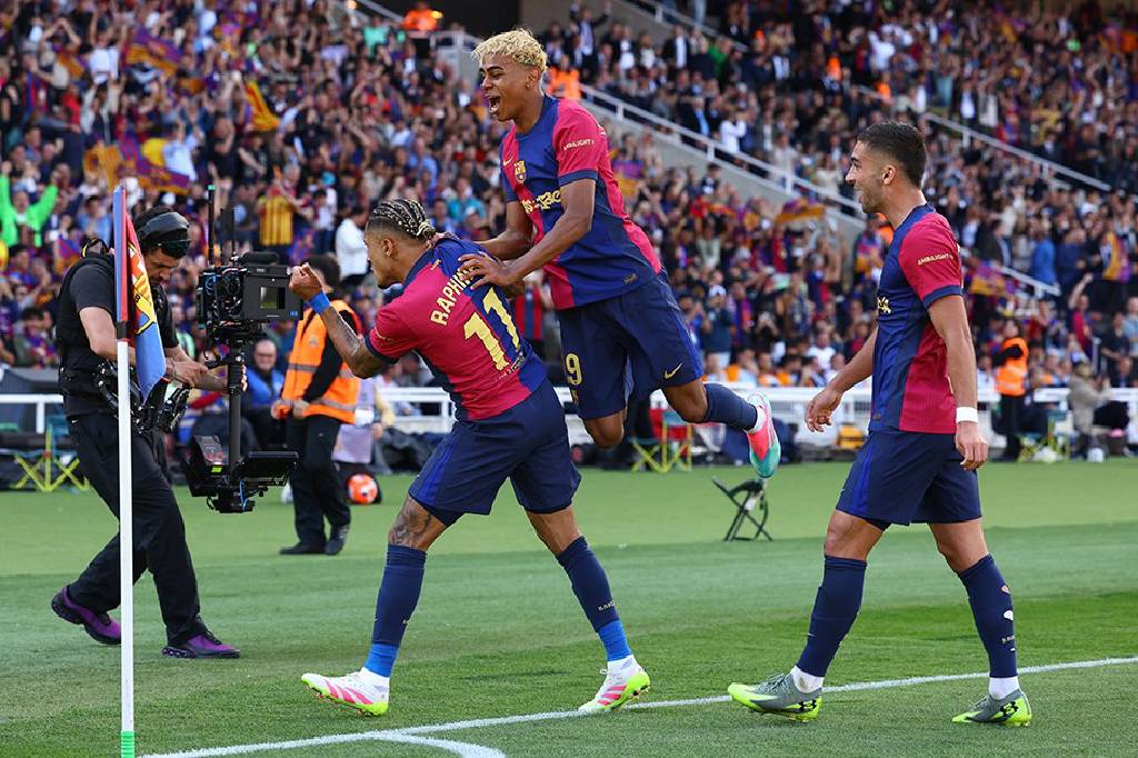 7 gollü geçen El Clasico’da, Barcelona Real Madrid’i bu sezon 4. kez mağlup etti