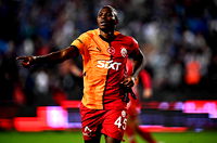 Osimhen'den gelecek sezon için transfer açıklaması