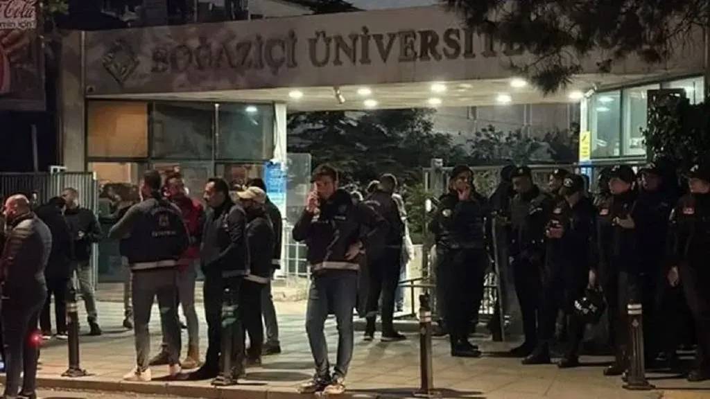 Boğaziçi’nde Nurettin Yıldız protestosu: Valilik öğrencileri suçladı 