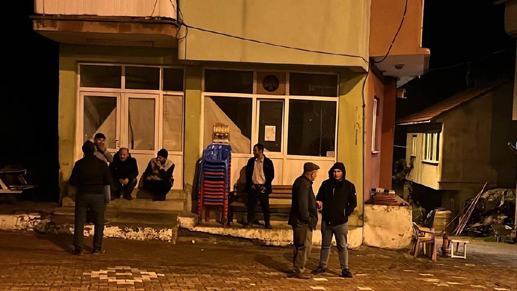 Kütahya'da deprem paniği! Geceyi dışarıda geçiriyorlar...