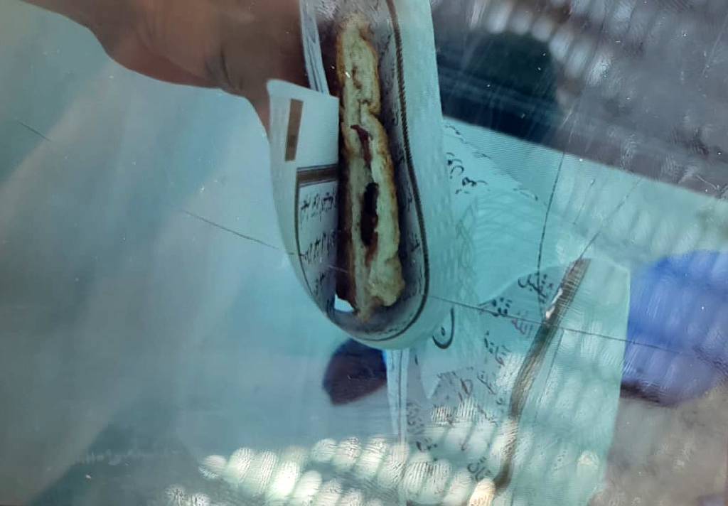 Gaziantep'te skandal! Kantinci, Kur'an-ı Kerim sayfalarını tost kağıdı yaptı…