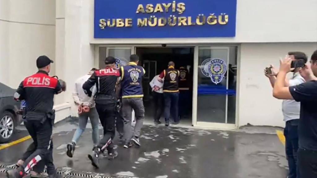 Kurban pazarında polisleri hedef alan 12 saldırgan yakalandı!