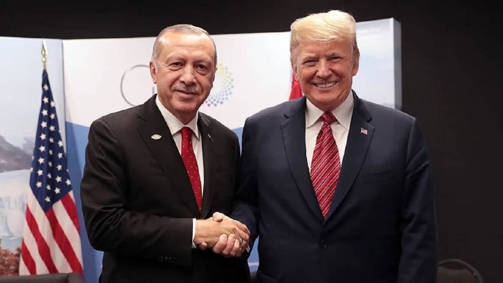 Türkiye'ye davet etti! Cumhurbaşkanı Erdoğan, Trump'la telefonla görüştü...