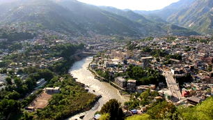 Hindistan, Chenab Nehri akışını kesti! Pakistan, su kriziyle karşı karşıya…