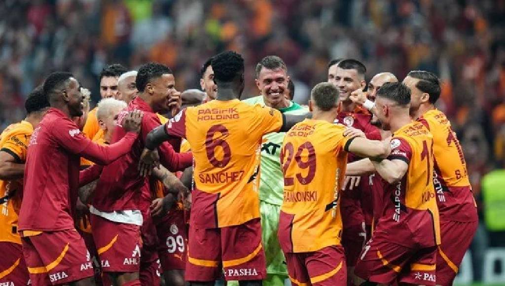 Galatasaray’dan rekor satış: Şampiyonluk ürünleri 24 saatte 110 milyon TL getirdi
