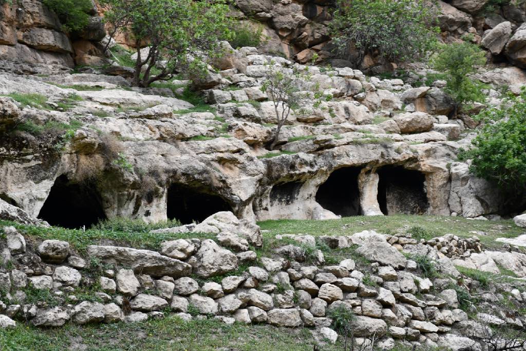 Gabar Dağı etekleri, turizme göz kırpıyor…