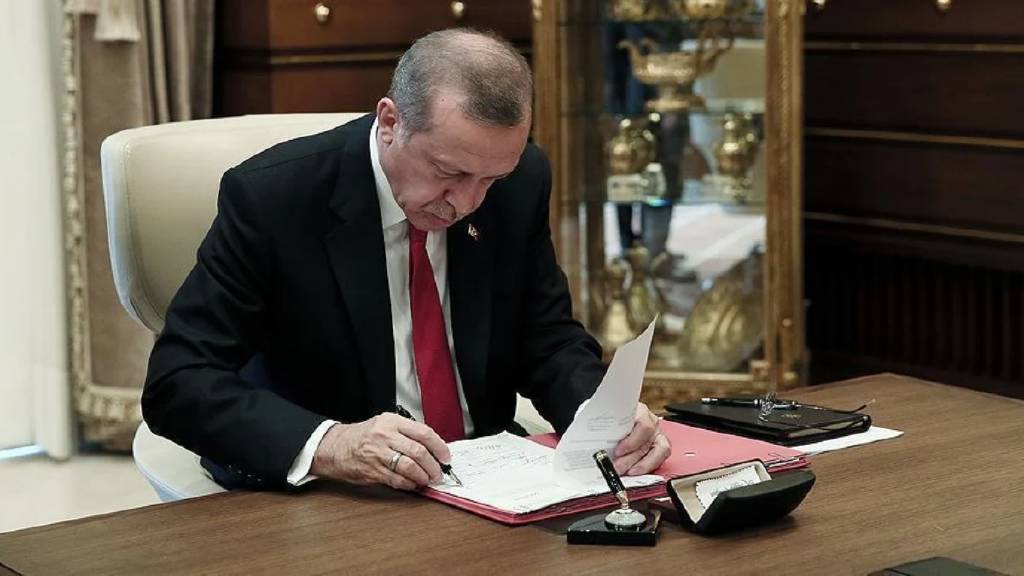 Atama kararları Resmi Gazete'de: 2 ile yeni vali atandı
